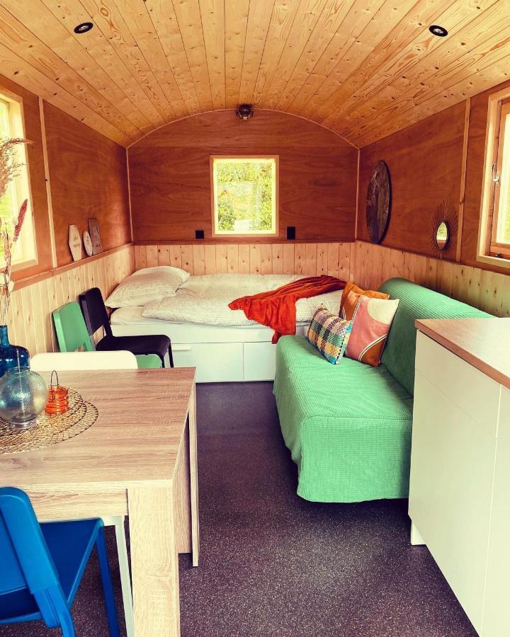 Pipowagens Bij Pannenkoekenrestaurant & Camping De Koppenjan 'Een Uniek Verblijf Met Kinderspeelboerderij' Jubbega-Schurega 외부 사진